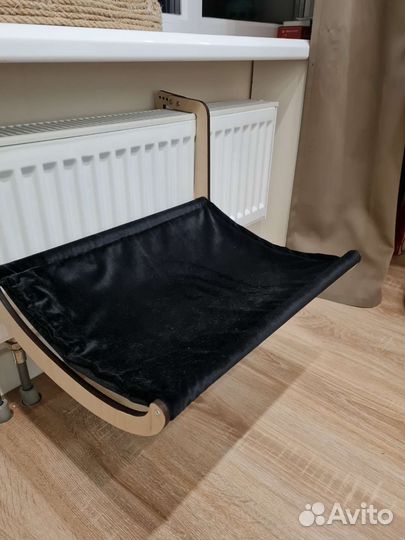 Лежанка для кошек на батарею