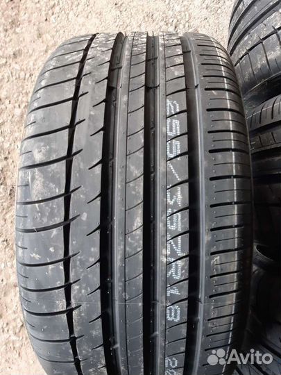 Triangle Sports TH201 255/35 R18