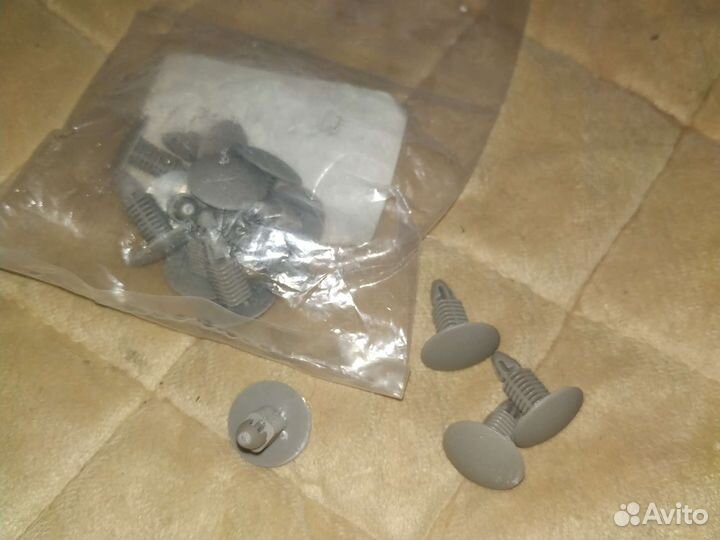 Клипса обшивки потолка Ланос Леганза GM 94530534