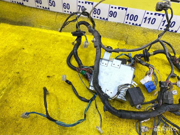 Коса под капот передняя Suzuki Jimny 145353