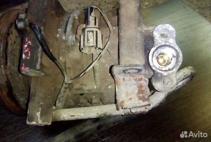 Компрессор кондиционера Nissan Almera Primera