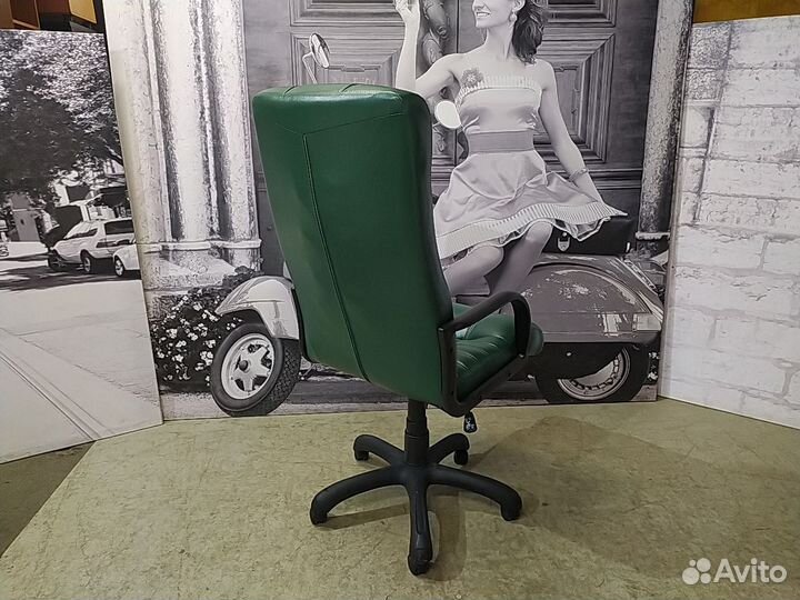 Кресло руководителя Атлант Эко. Новый