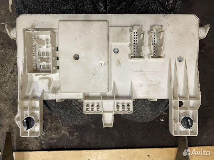 Блок предохранителей Ford Focus 2 2005-2008