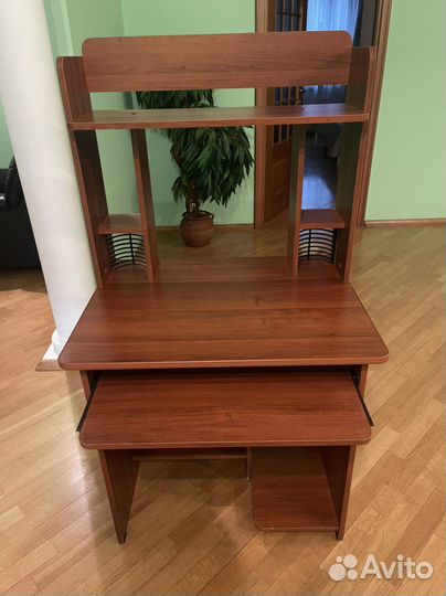 Компьютерный стол