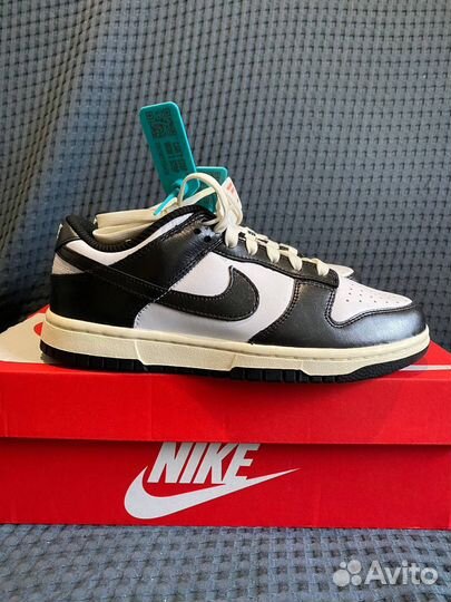 Nike Dunk Low Vintage Panda