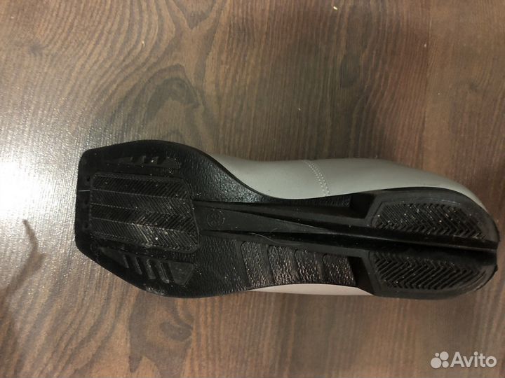 Лыжные ботинки 36р