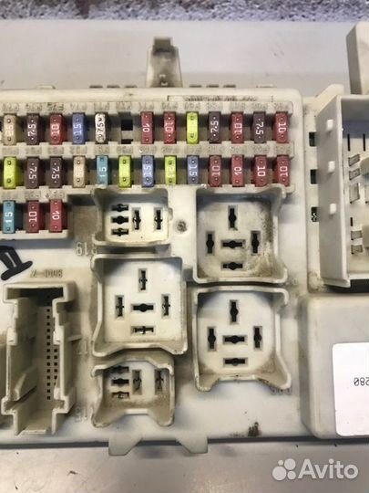 Блок предохранителей Ford Focus 2 купе 2006