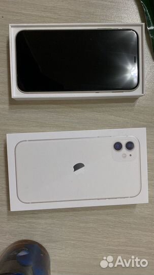 Телефон iPhone 11