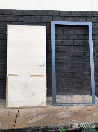Продам входную дверь