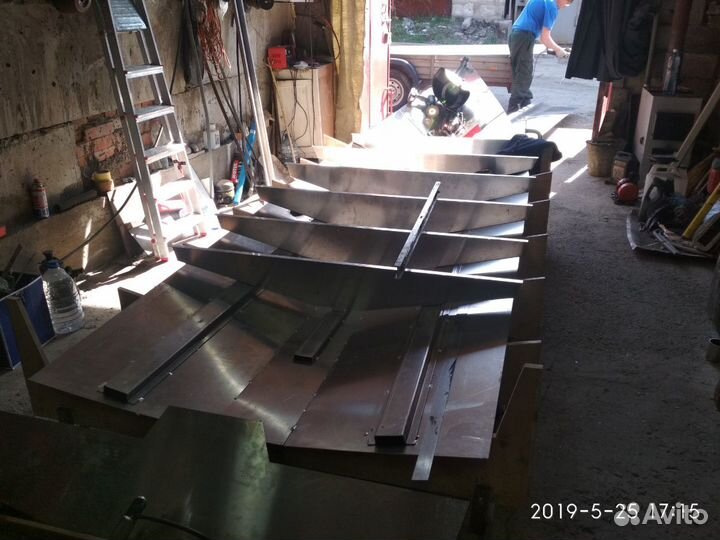 Мотолодка, алюминиевая (амг) лодка