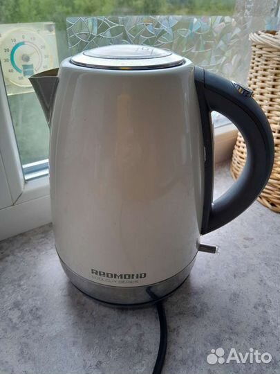 Чайник электрический б/у рабочий