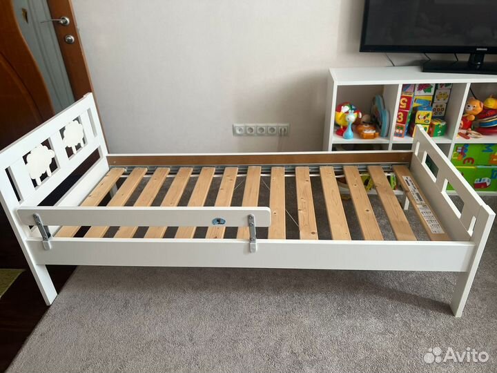 Кровать детская с матрасом и бортиком