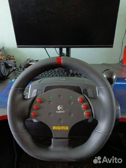 Игровой руль logitech momo racing 900