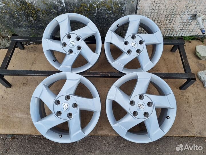 Диски литые r16 5x114.3 Renault
