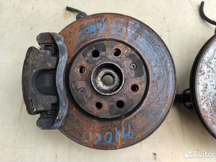 Кулак поворотный в сборе на Opel Corsa D