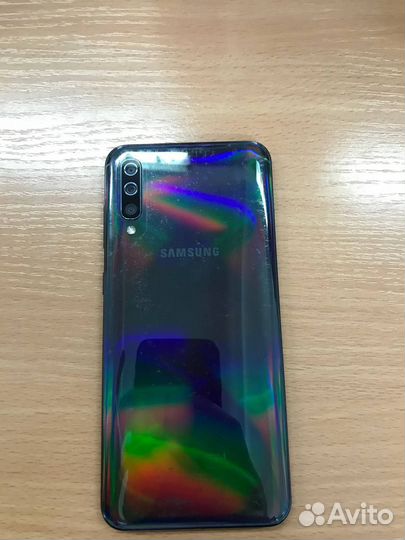 Samsung Galaxy A50, 4/64 гб