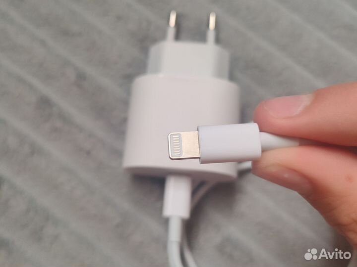 Зарядка на iPhone