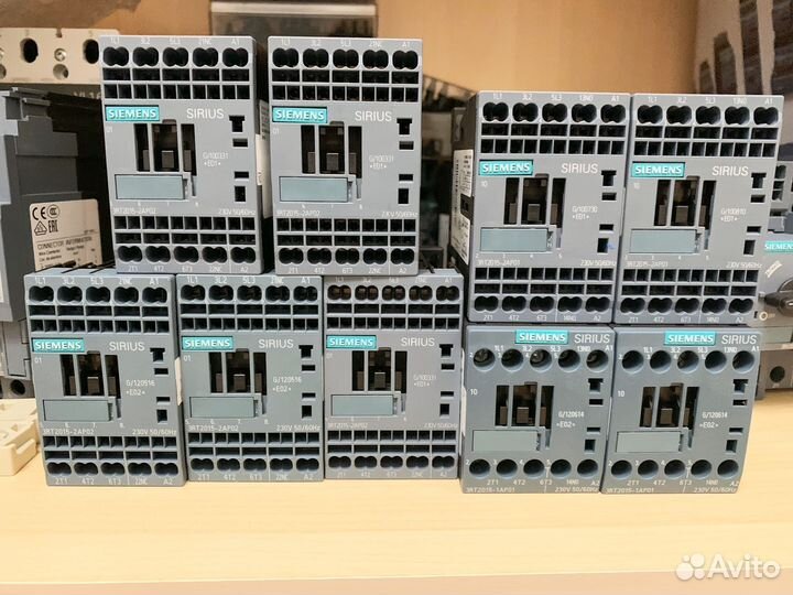 Контактор Siemens 3RT2015-2AP02