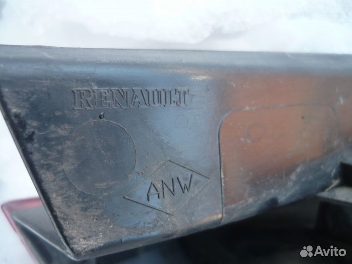 Задний левый фонарь рено сандеро 1