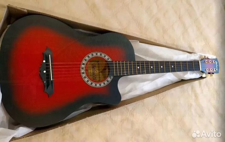 Новая акустическая полноразмерная гитара