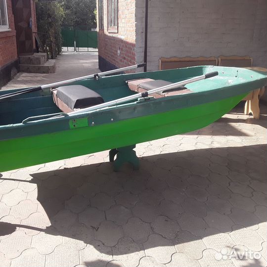 Продается лодка под мотор
