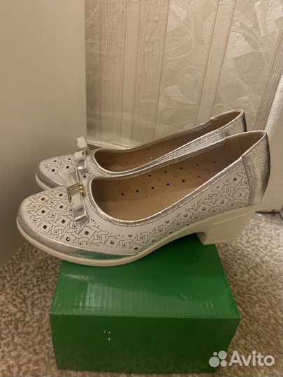 Туфли женские 37 размер белые новые