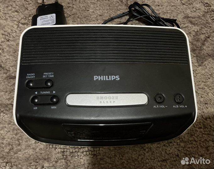 Радио часы Phillips AJ3123