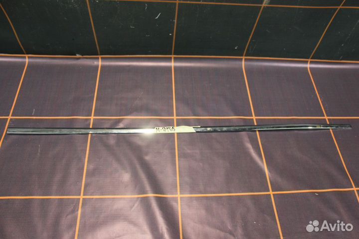 Молдинг двери передней левой-Wolkswagen Jetta 6