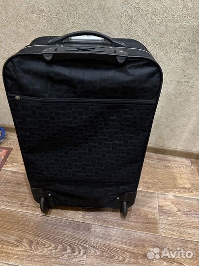 Чемодан на колесах