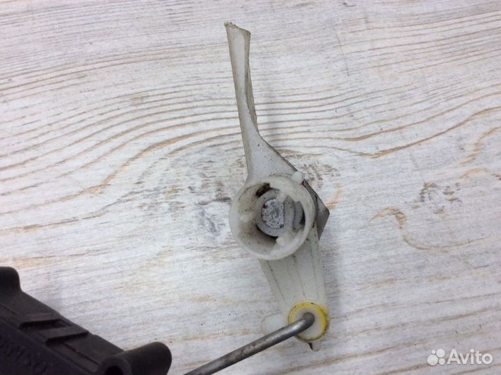 Моторчик заслонки отопителя передний Mitsubishi