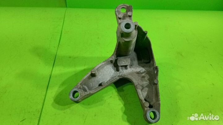 Кронштейн МКПП для Renault Logan 2 2014-2020