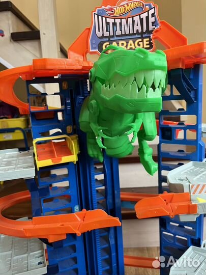 Hot wheels невообразимый гараж