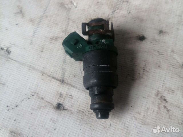 Форсунка топливная Volkswagen Golf 4, 1.6, AKL