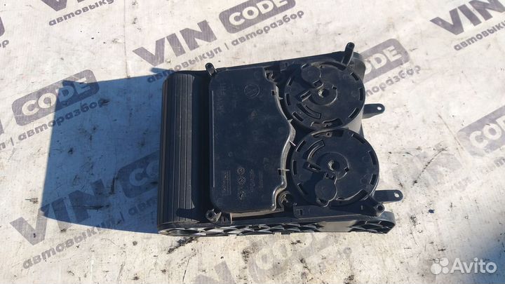 Подстаканник Volkswagen Passat B6