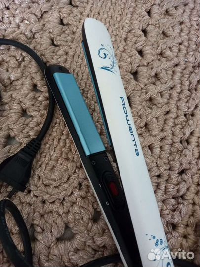 Выпрямитель для волос новый
