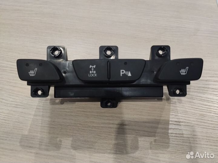 Блок кнопок подогрева сидений + полный привод