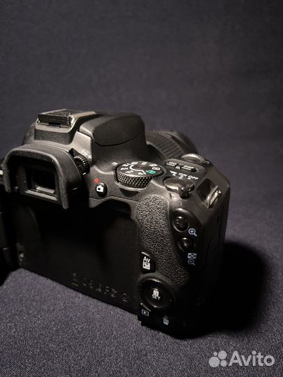 Canon eos 200d