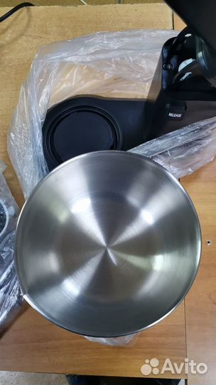 Миксер Beon BN-2204, трещина на чаше