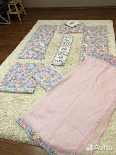 Бортики в детскую кроватку, балдахин, пастель