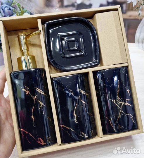 Набор аксессуаров для ванной