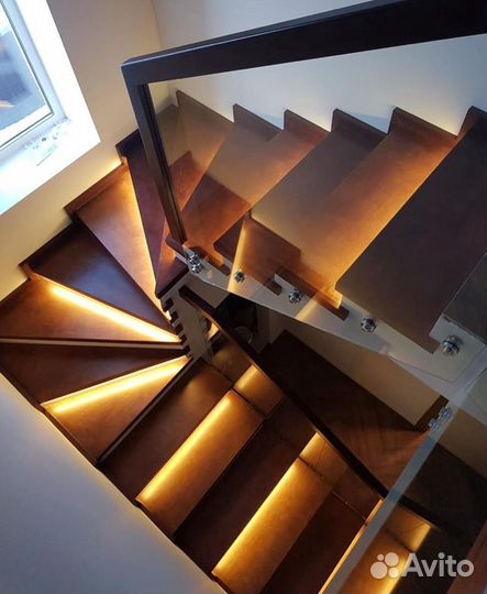 Автоматическая подсветка лестницы. Бегущий огонь