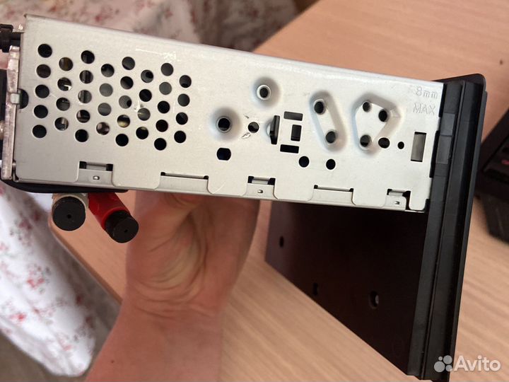 Магнитола Clarion