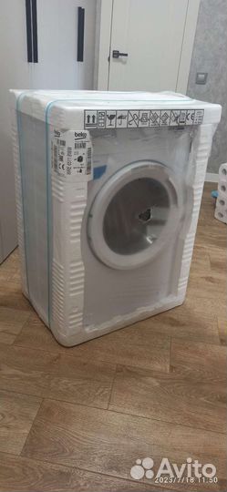 Стиральная машина новая Beko WRE 6511 BWW
