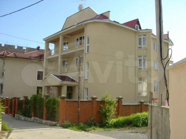 Коттедж 640 м² на участке 7,8 сот.