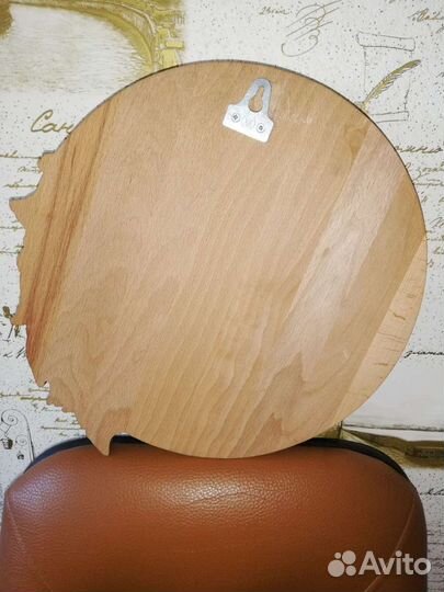 Резное панно из дерева