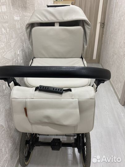 Коляска классическая Pituso Leticia