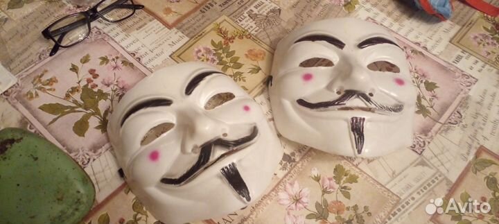 Маски Анонимуса (Гая Фокса)