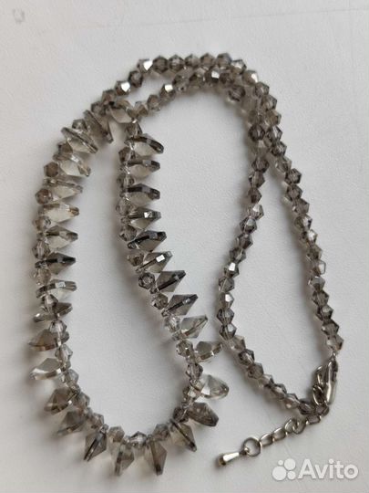 Бусы, колье цветочки и броши винтаж