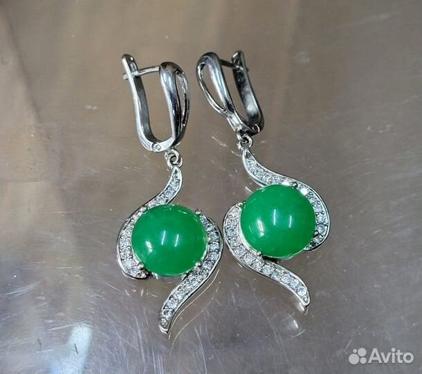 Крупные серьги Зеленый и прозрачные камни / 48 мм