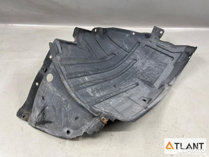 Подкрылок передний правый nissan fuga